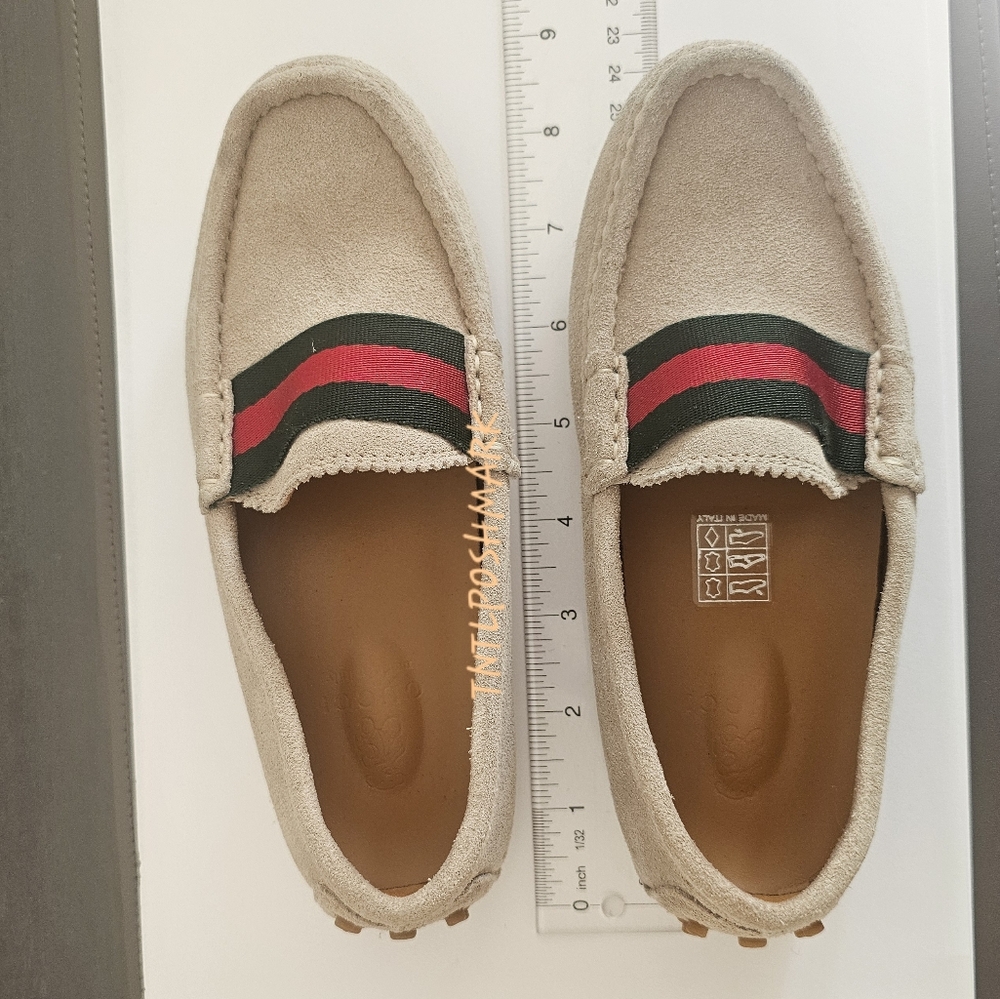 Gucci Kid Suede Loafers. Designer Size 31.